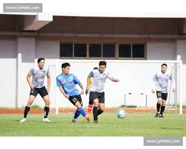 足球之乡杨浦 “杨超” 落幕,黑马登顶六组桂冠